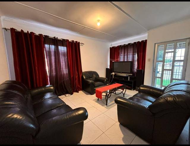 3 BEDROOM HOUSE FOR SALE IN SOPHIATOWN